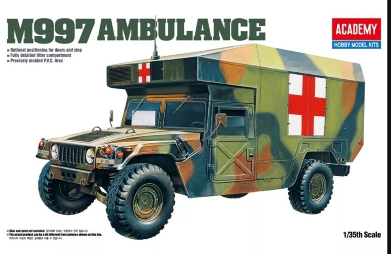 Academy 13243 - 1/35 M997 Maxi Ambulance