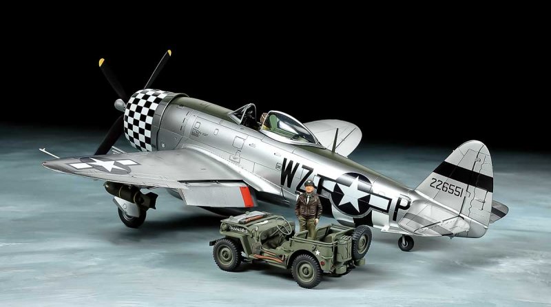 Tamiya 25214 - 1/48 Republic P-47D Thunderbolt Bubbletop & 1/4 ton 4x4 Light Vehicle Set