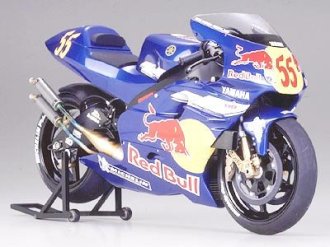 Red Bull Yamaha WCM YZR-500 1999 1/12 Motorcycle by Tamiya